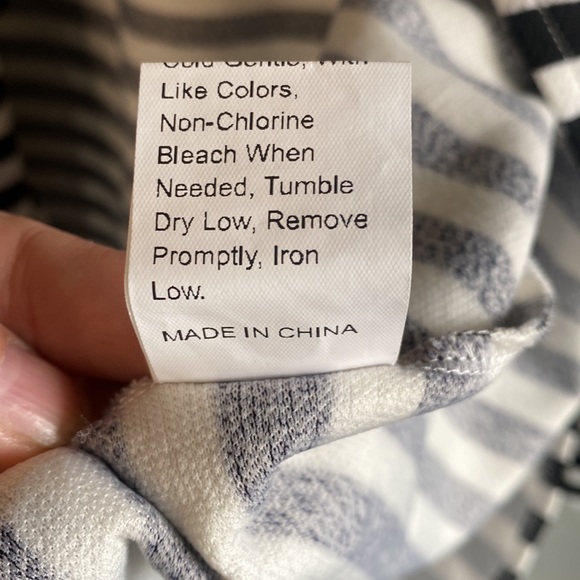 Black/White Striped Lapel Jacket - Picture 5 of 6